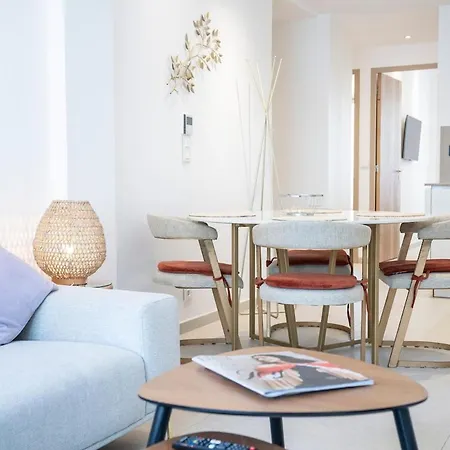 Two Bedrooms With View Over The Sea Apartment *